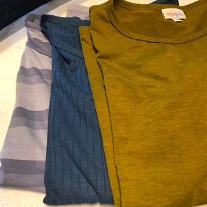 Lot of 3 Gigi tops medium
